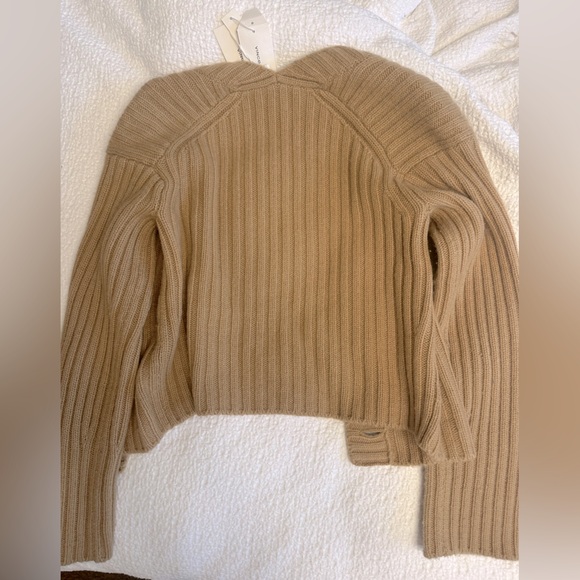 ✨ Vince Wool-Cashmere Ribbed Cardigan ✨
Size: S
Color: Camel - Picture 2 of 12